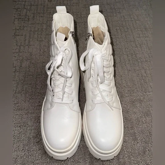 Fashion Nova White Oh You Heart Quilted Combat Boots - Size 7 - Picture 2 of 7